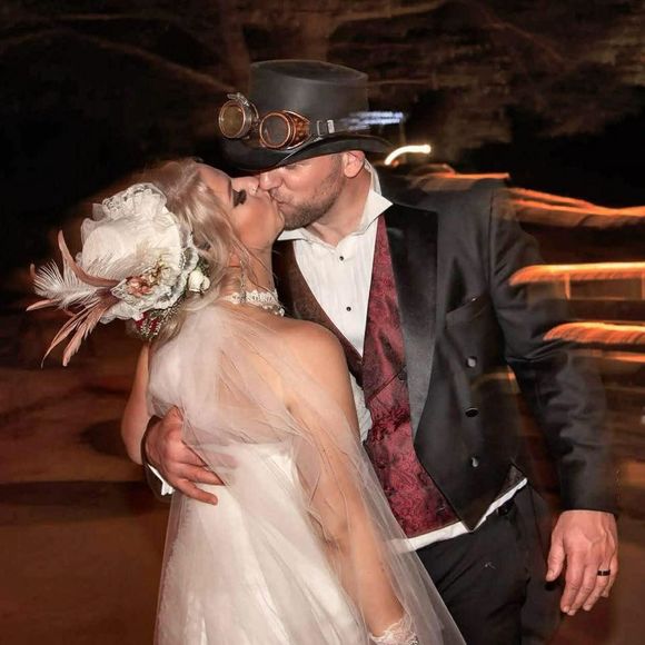 Meet your Posher, Erica - Picture 1 of 1